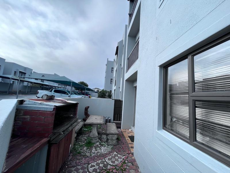 2 Bedroom Property for Sale in Bloemhof Western Cape